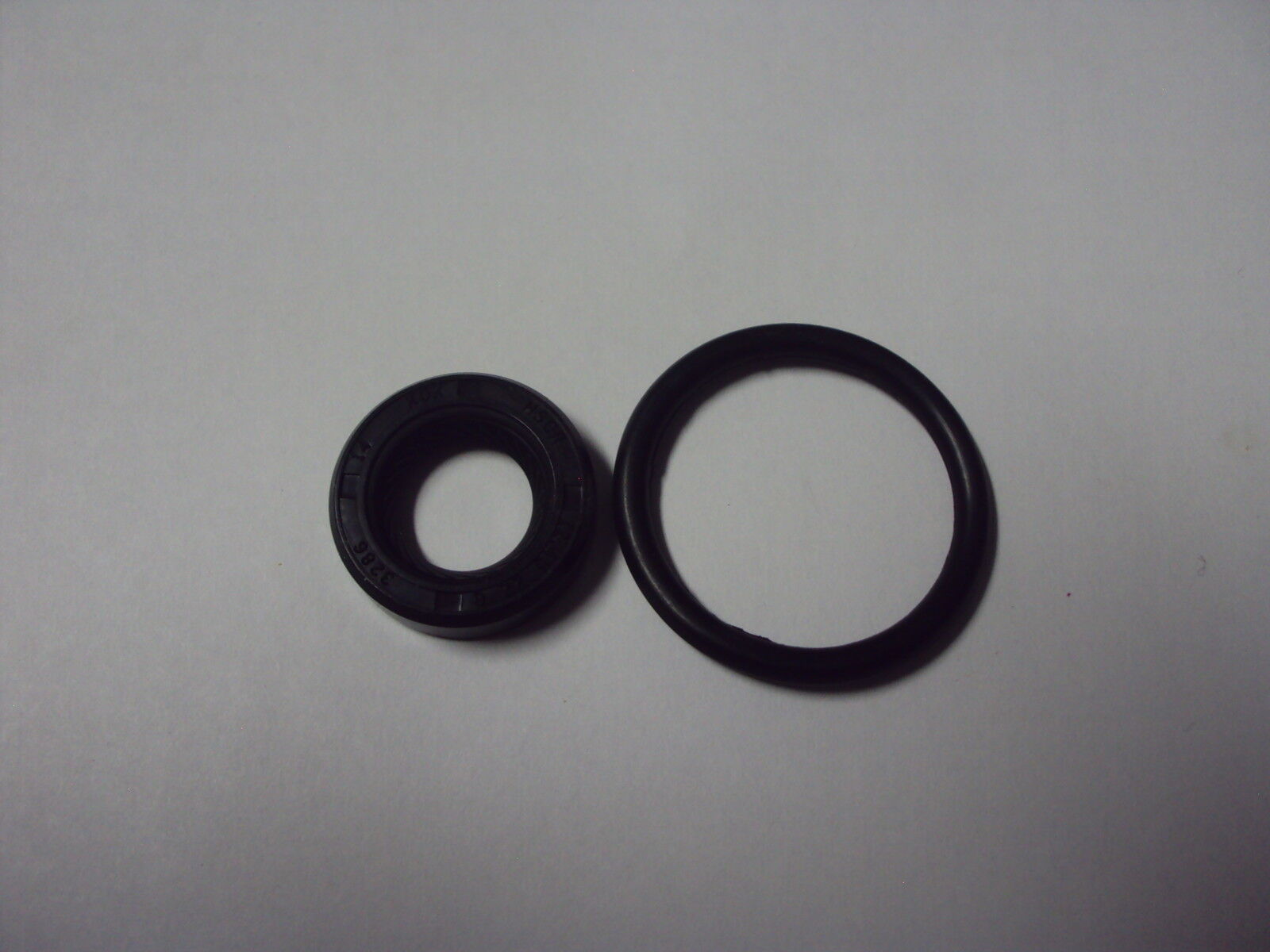(image for) Honda distributor seal for F22B1, F23A1, and F23A4 + oring